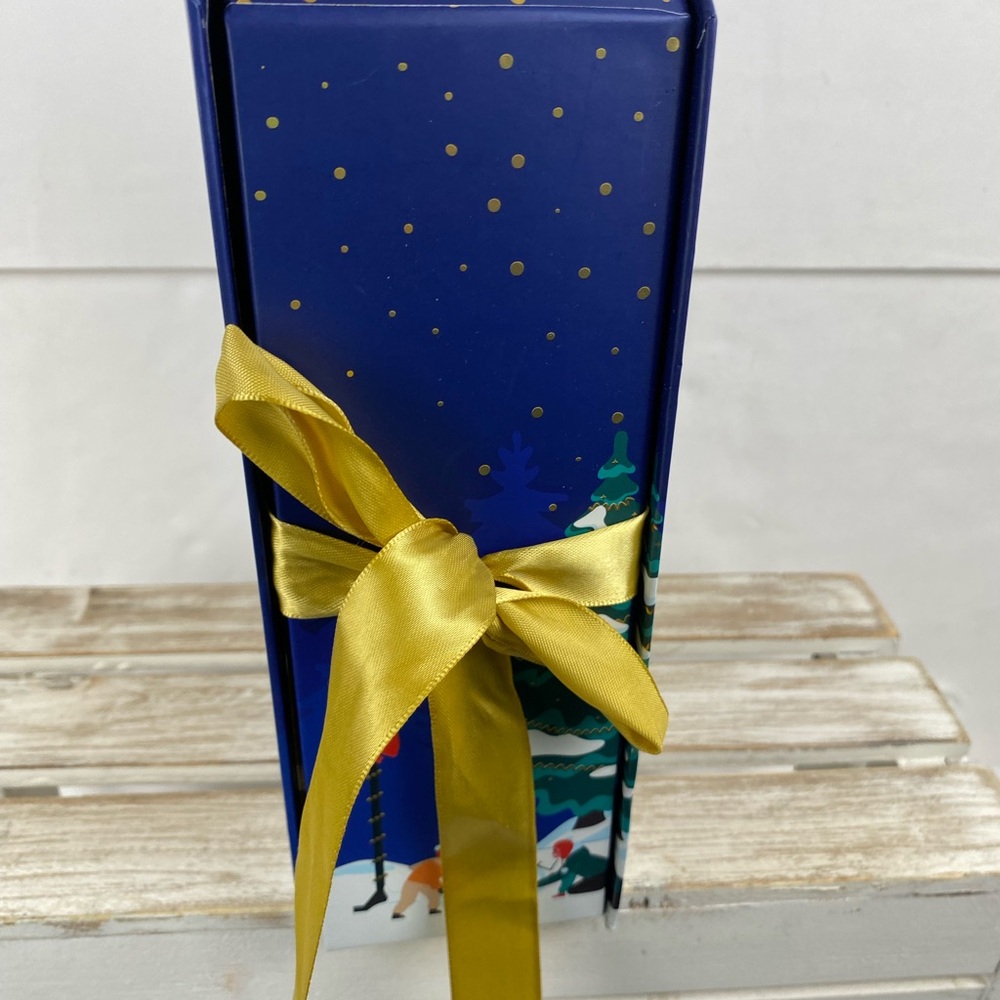 holiday themed Candle for Every Room Gift Set house-shaped box - Picture 13 of 16